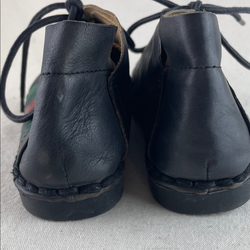 Leather Shoes with Floral Design Size 5 - Picture 7 of 10